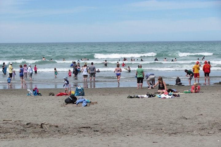 swimming at woodend beach